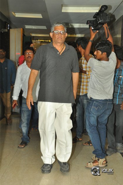 Ami-Thumi-Movie-Success-Meet-At-Vizag